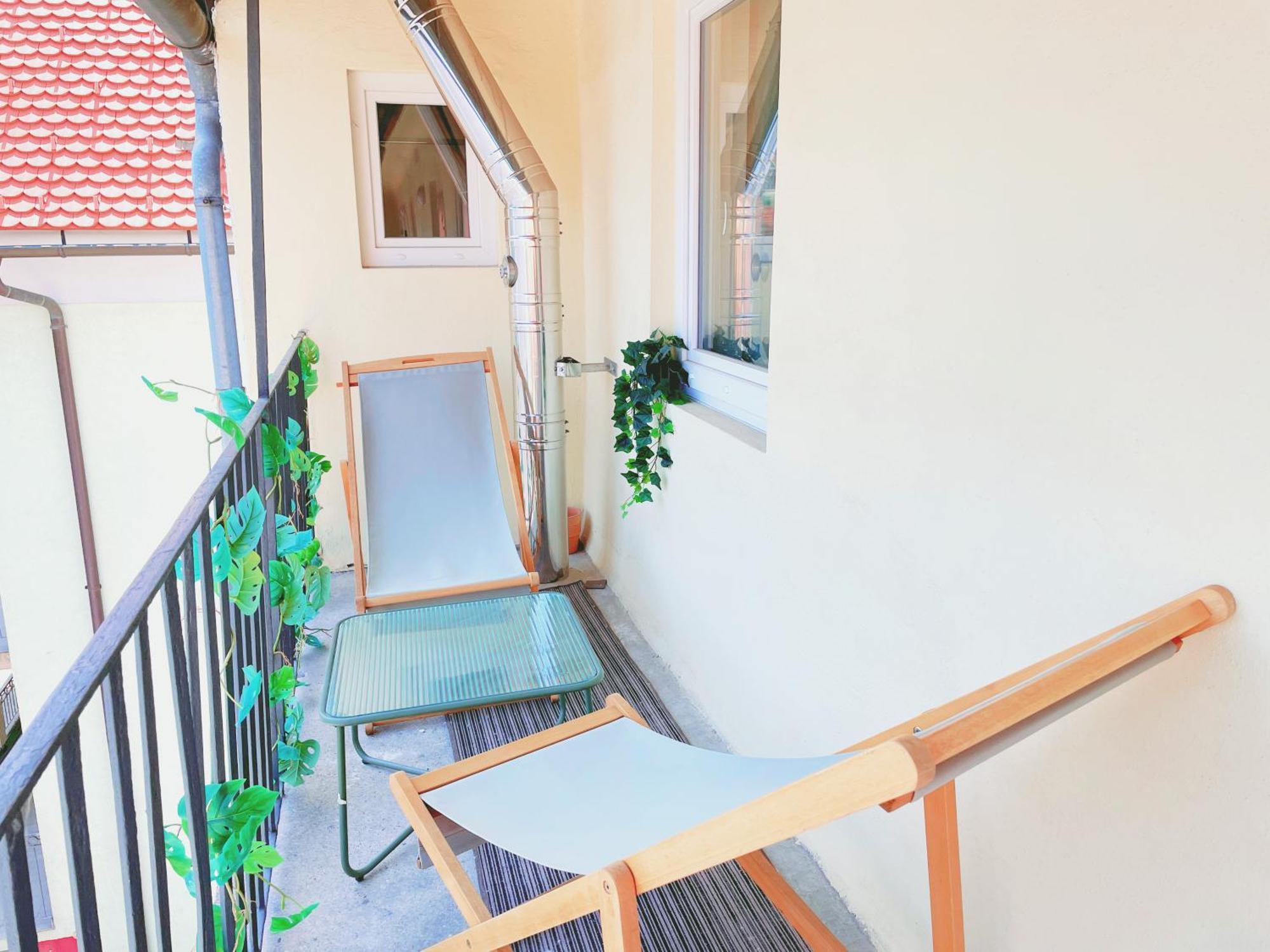 Whats-App Self-Check-In - Vibrant City Life In Graz Esterno foto