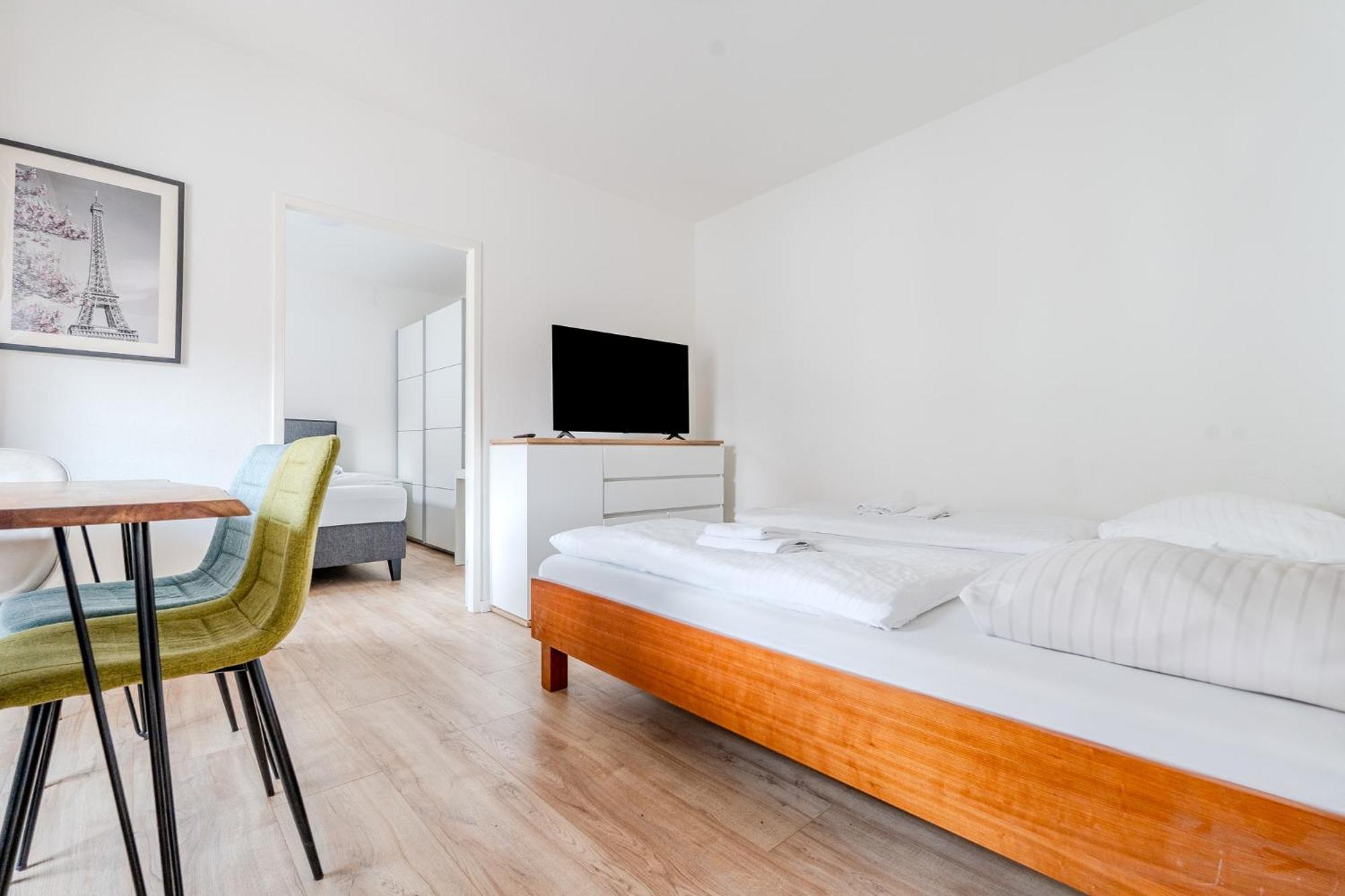 Whats-App Self-Check-In - Vibrant City Life In Graz Esterno foto